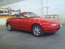 MX5  MIATA  MAZDA    1992  ROSSA   VENDO  A MILANO MACCHINA  PERFETTA  SEMPRE IN BOX 