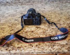CANON EOS 1100D completa di accessori