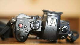 Panasonic LUMIX GH5s Mirrorless + 6 batteries