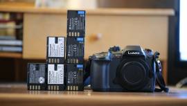 Panasonic LUMIX GH5s Mirrorless + 6 batteries