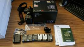 Panasonic LUMIX GH5s Mirrorless + 6 batteries