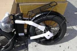 BICICLETTA FAT BIKE ELETTRICA CON PEDALATA ASSISTITA