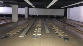 PISTE DA BOWLING, TAVOLI, ARREDI E ATTREZZATURE BAR