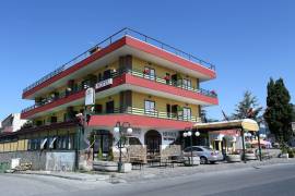 CEDESI HOTEL BAR RISTORANTE POSIZIONE CENTRALE, NEI PRESSI DI POMPEI