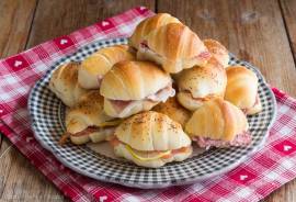 RIVENDITA PANE CON ANGOLO BAR