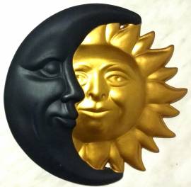 Eclissi, Sole e Luna disco in pregiata ceramica di Deruta - diametro 22 cm. nuovo