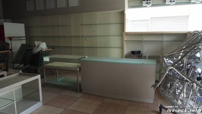 ARREDAMENTO PER NEGOZI