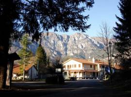  Quattro Appartamenti residenziali/vacanze ecc. a Pradis di Cauzetto (pn) -montagna Friulana -