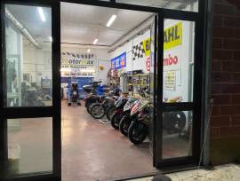 Cedesi officina moto attrezzatissima