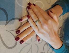 Manicure,pedicure e sopraciglie. 