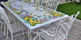 TAVOLI IN PIETRA LAVICA DECORATI A MANO IN CAMPANIA E IN TUTTA ITALIA