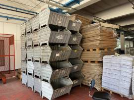 LOTTO 16 - Circa n. 250 cassoni in ferro a bocca di lupo