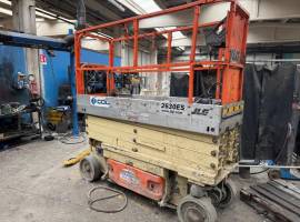 LOTTO 5 - PIATTAFORMA JLG 2630 ES MATR. B200016724 H. 8M