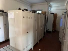 LOTTO 12 - NUMEROSI ARMADIETTI USATI E NUOVI