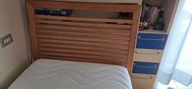 Letto in legno singolo con rete e materasso