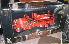 1/24 1935 MACK TYPE 75BX   CAMION POMPIERI