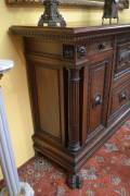 Credenza a tre sportelli stile Neorinascimento XX sec. Credenza a tre sportelli stile Neorinascimento XX sec.