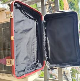 vendesi valigia da viaggio