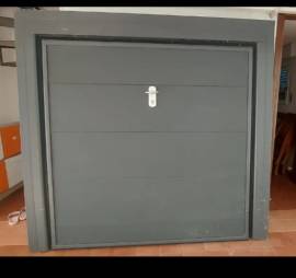 Portone garage basculante 