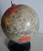 Globo Terrestre Tedesco Räths DDR 1964  piccolo mappamondo  da collezione con la mappa stampata su d