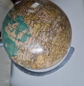 Globo Fisico e Politico  Laboratorio Italiano Mappamondi Torino vintage anni 50’. con spicchi serigr