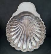 Ciotola grande FLEURON   made France   in argento placato   vintage anni’80. A   motivo di conchigli
