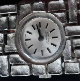 Orologio vintage pendente NUMA Rossi G. 17 Jewels Swiss made meccanico dimensioni cm . 5 x cm .2 Orologio vintage pendente NUMA Rossi G. 17 Jewels Swiss made meccanico dimensioni cm . 5 x cm .2