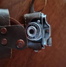 Piccola macchina fotografica Crystar  vintage  made  Japan   custodia originale .