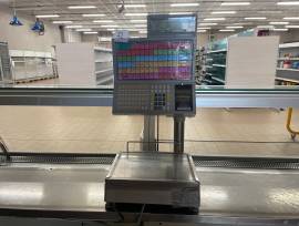 LOTTO 7 - Macchinari, arredi e attrezzature reparto LOTTO 7 - Macchinari, arredi e attrezzature reparto