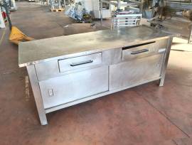 TAVOLO ARMADIATO CON SGOCCIOLATOIO USATO 