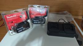 makita n.2 batterie 18V 6ah+caruica batterie doppio slot nuovi