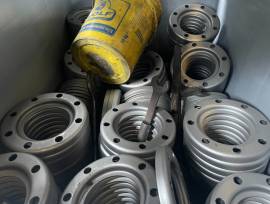 Lotto 4 costituito da nastri, lamiere, flange e macchinari