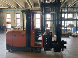 LOTTO 9 - Carrello elevatore per carico laterale magazzino