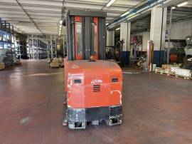 LOTTO 9 - Carrello elevatore per carico laterale magazzino