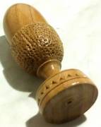 Vecchio Porta stuzzicadenti in legno di oliva a forma di ghianda della quercia finemente lavorato 