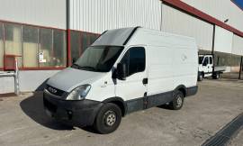 Autocarro Iveco Daily 29L10