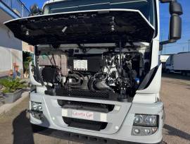 IVECO STRALIS 310 EEV FURGONATO CON PEDANA