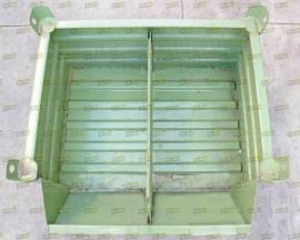 Cassoni contenitori a bocca di lupo in lamiera usati Cassoni contenitori a bocca di lupo in lamiera usati