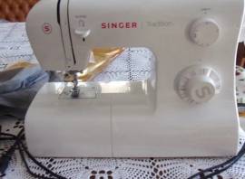 Macchina da cucire SINGER come nuova 