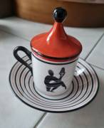 Gio Ponti coppia di tazzine con coperchio e piattino, edizione della serie per Richard Ginori " Gio Ponti coppia di tazzine con coperchio e piattino, edizione della serie per Richard Ginori "