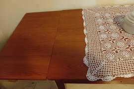 TAVOLO  SALOTTO IN LEGNO LUCIDO