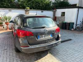 LOTTO 2 - Autovettura Opel Astra targata ER422ZF oltre PC LOTTO 2 - Autovettura Opel Astra targata ER422ZF oltre PC