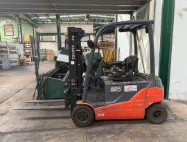 LOTTO 2 - Carrello elevatore Toyota (ID 45), transpallet elettrico
