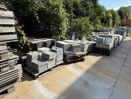 LOTTO 8 - Pietra ollare e materiale refrattario