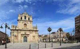 IMMOBILE COMMERCIALE -OLTRE ABITAZIONE   TOT. MQ.  960 + CORTILE  DI  450  MQ. 