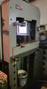 PRESSA  VITALI   A DOPPIO MONTANTE  100 TON 