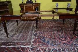 Tavolo da pranzo-riunioni in mogano stile inglese Vittoriano aperto fino a 324 cm.