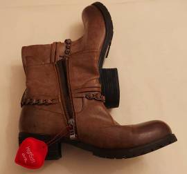 Stivaletti da donna Café Cost in pelle color marrone chiaro scuro numero 38