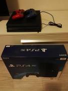 SONY PS4 PRO 1 TB COMPLETA CONF. ORIGINALE 2 CONTROLLER ROSSO + BLU E CUFFIE!!