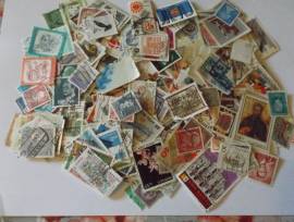500 francobolli mondiali